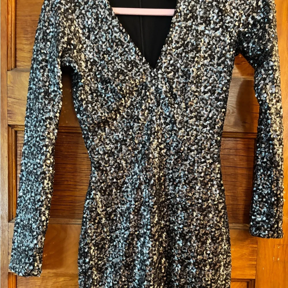 Dress The Population Sequin Long Sleeve Dress - Black Silver NYE - Picture 3 of 6